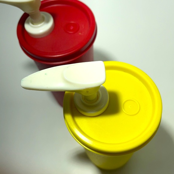 Vintage Tupperware Ketchup and Mustard Pump Dispensers! - Picture 4 of 8